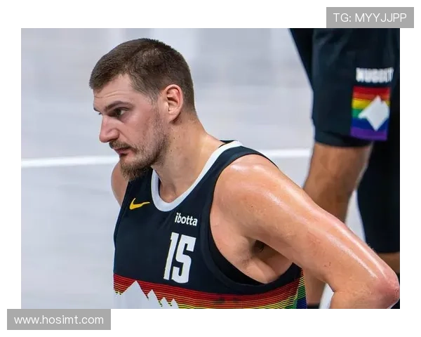 约基奇半场表现抢眼但失误频繁14分4板4助5次失误影响球队节奏